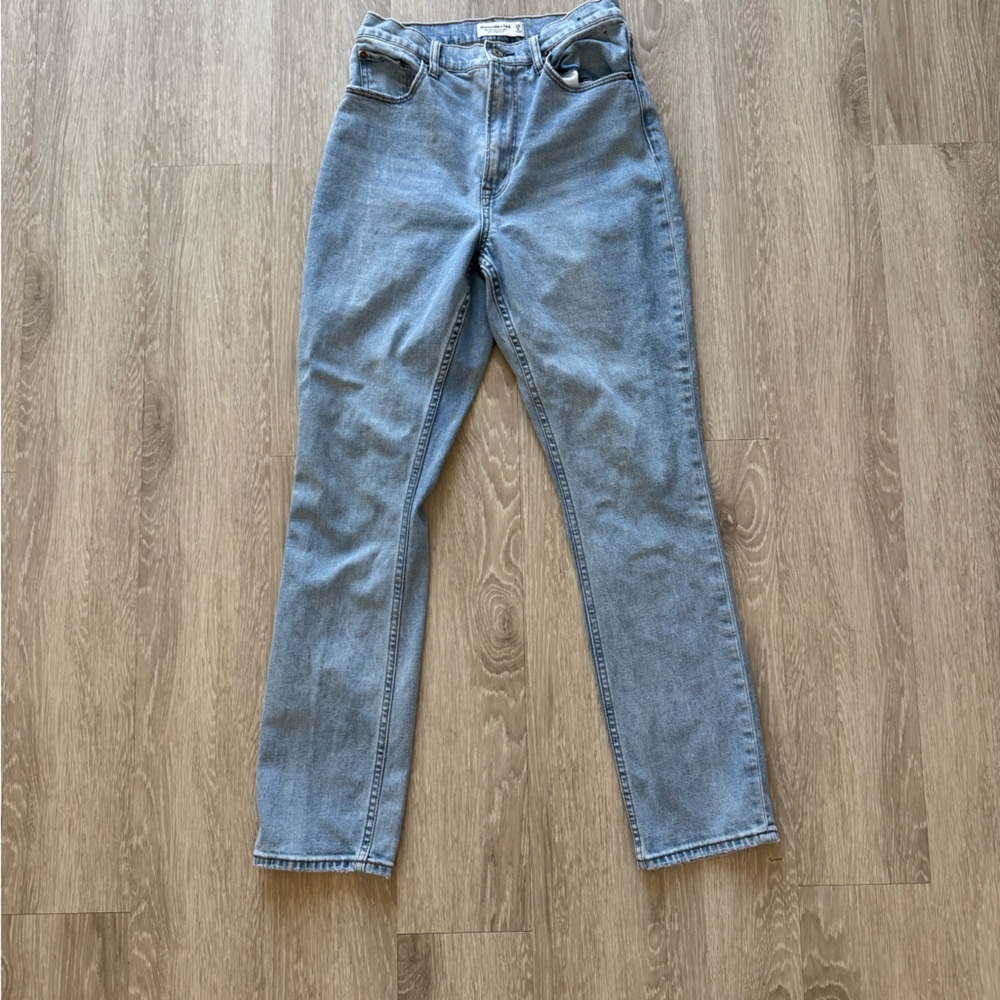 Abercrombie & Fitch Light Wash Jeans